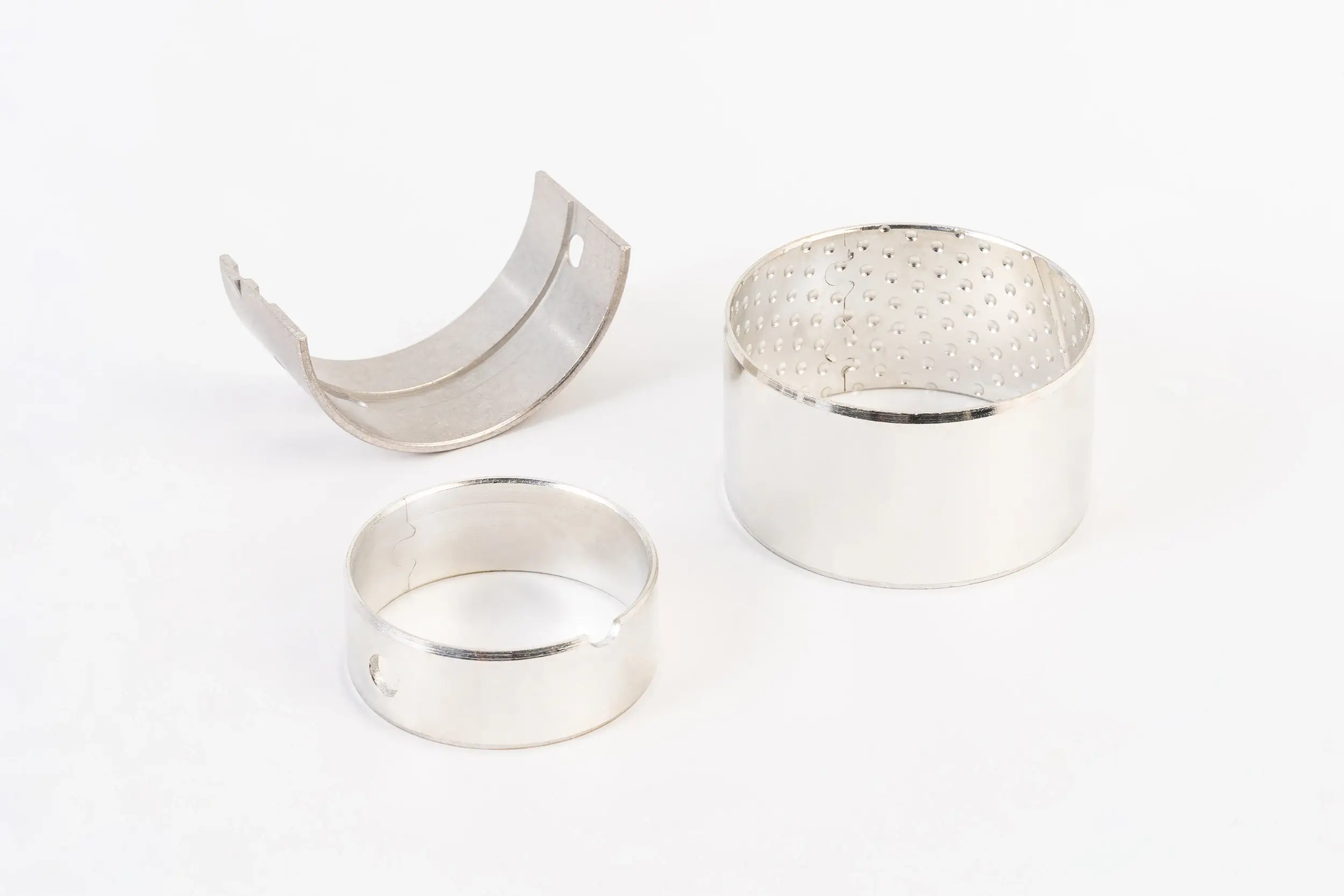 Bimetal idler gear bushing installed in a heavy-duty diesel engine timing gear train